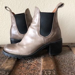 Frye Sabrina Chelsea Boots